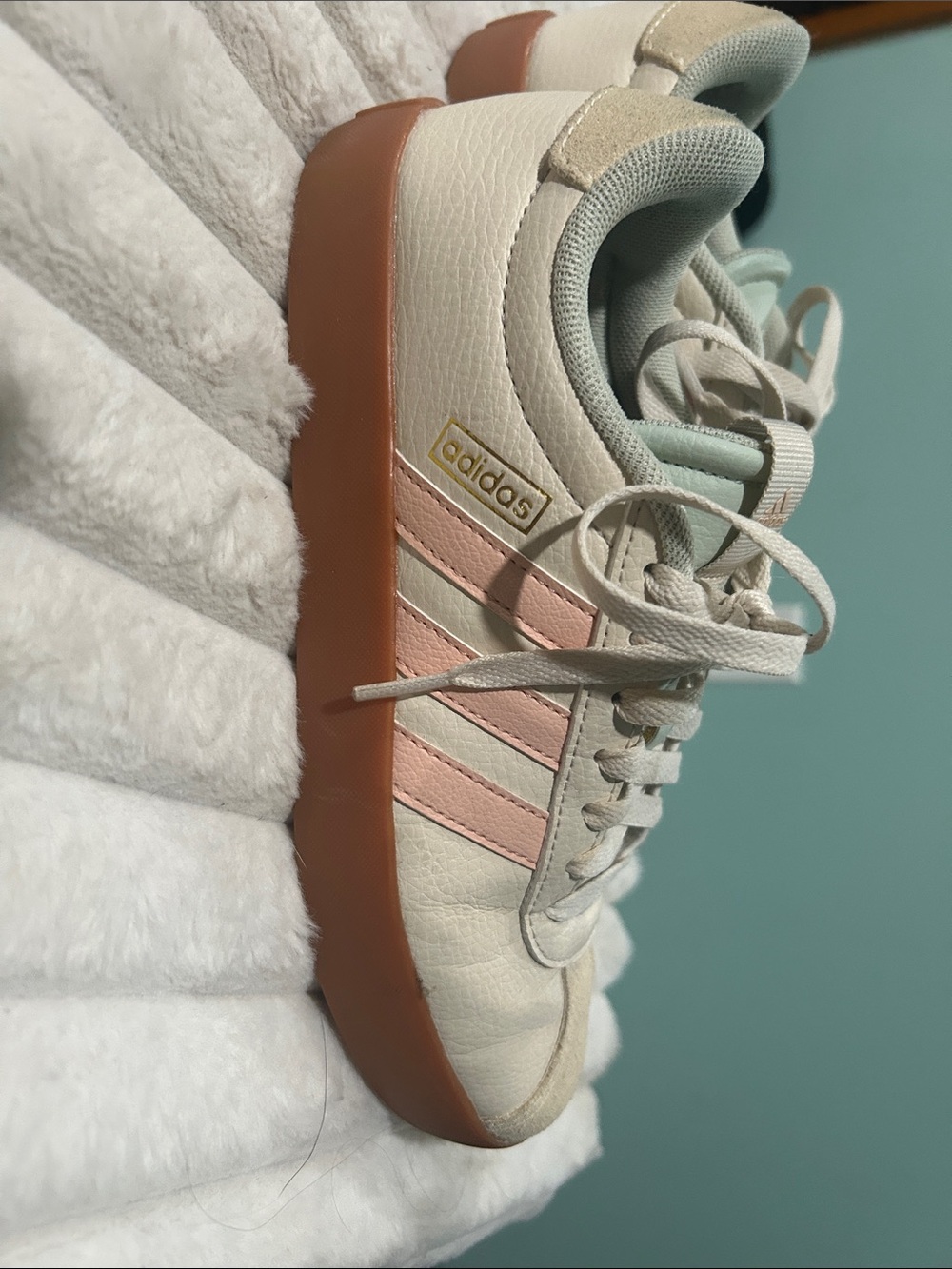 adidas Cream Sneakers with Pink Stripes and Gum Sole - Picture 3 of 4